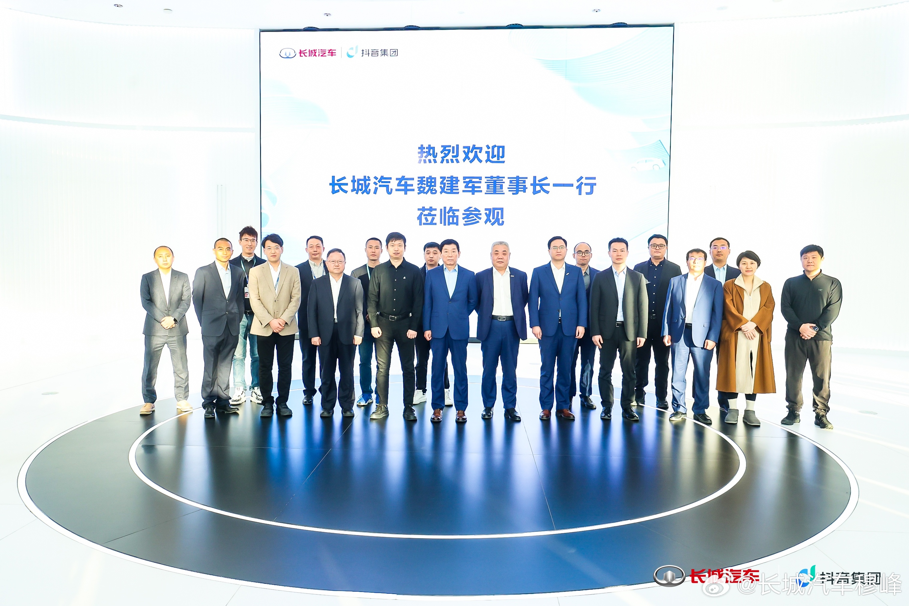 长城汽车深植互联网基因、加速数智化变革，要保持未来发展的各种可能性，甚至创造可能