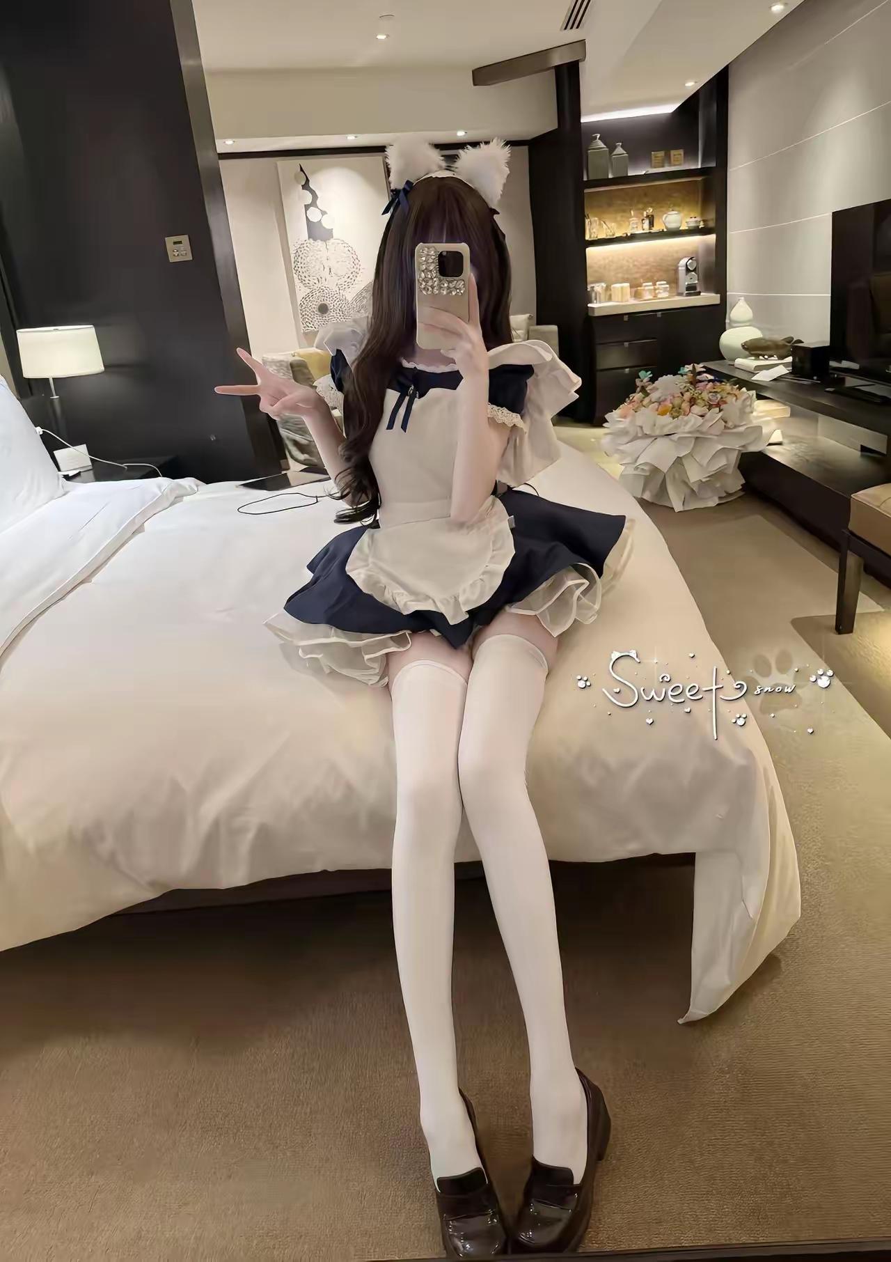 甜美雪女cosplay，可爱又迷人！💕👗👠白丝[话题]