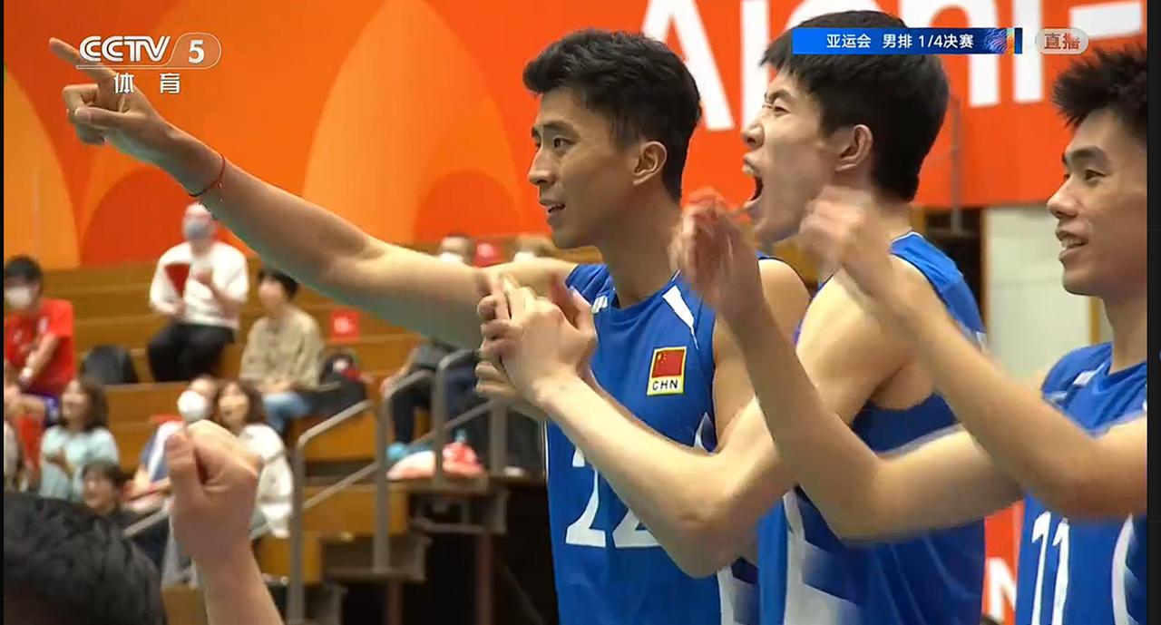 中国男排在名古屋亚运会男排1/4决赛中，直落三局以3：0（25：23、25：23