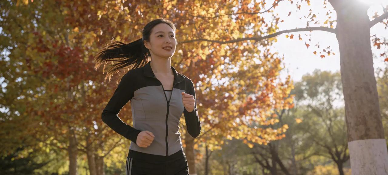 2023年，国内健身房会员年均只去60次，花1-3万却换来35%损伤率，这账怎么