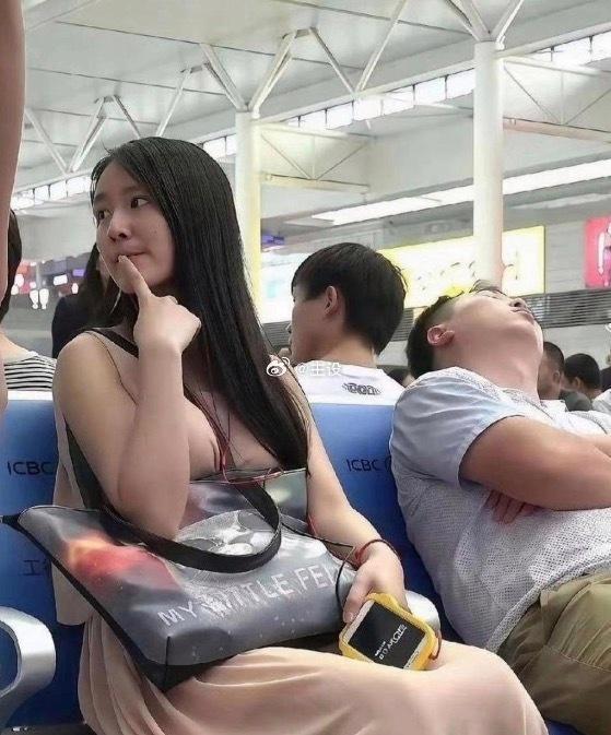 兄弟心真大，这你也睡得着？ 