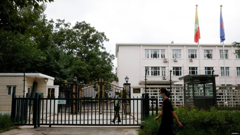 缅甸军方可以稍稍松一口气了。
28号，缅甸军方与德昂民族解放军达成停火协议。
根