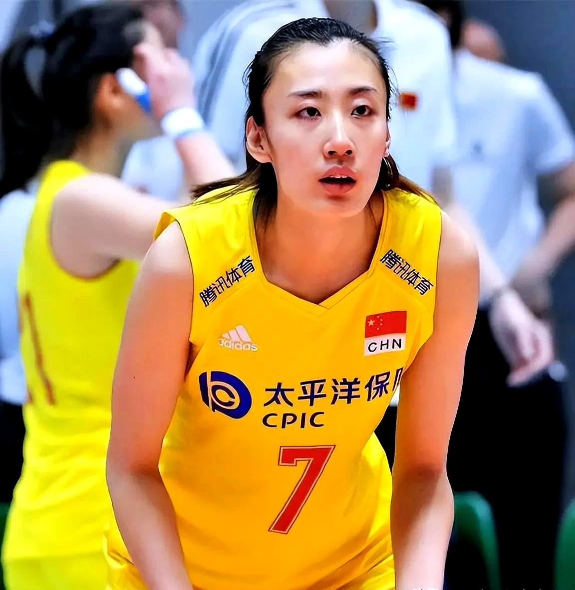 天津球迷看比赛像在逛菜市场，挺无奈的。

只有央视频能看直播，其他平台都不能付费