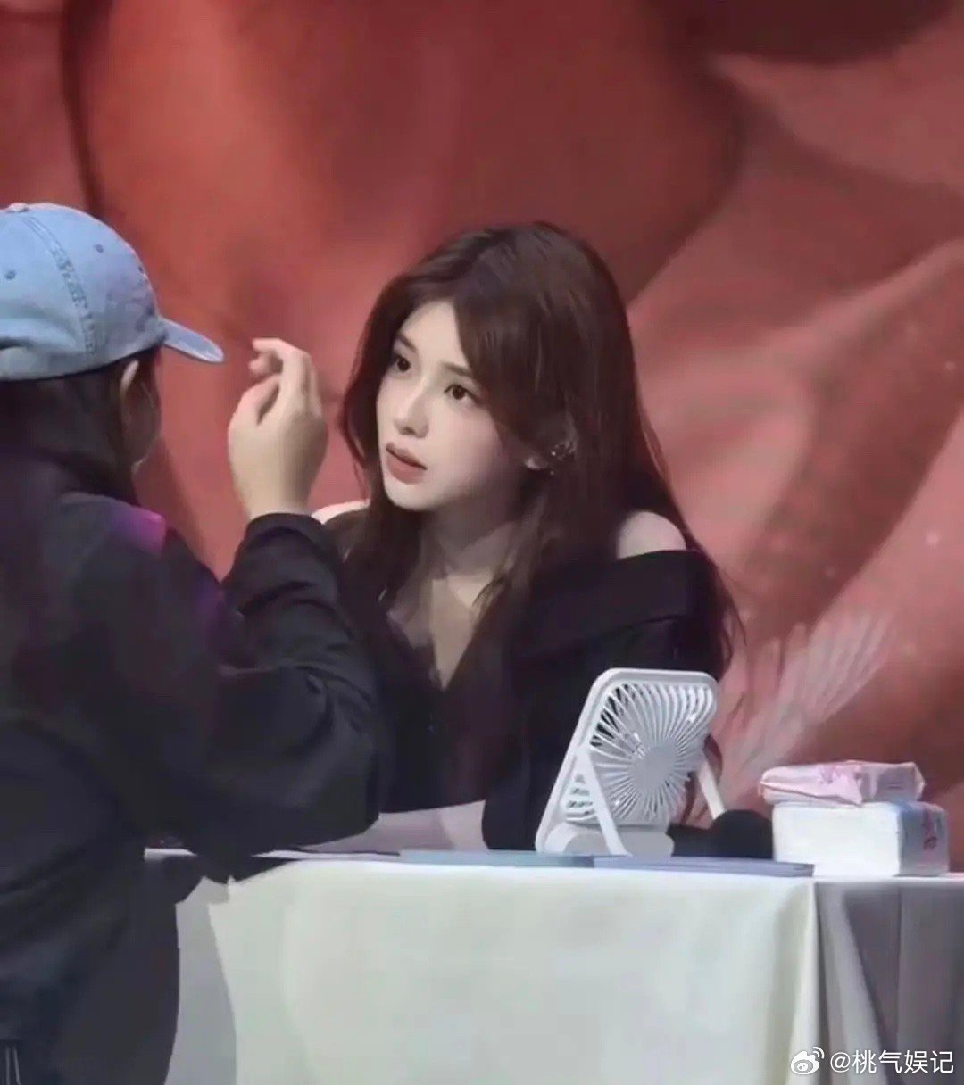 这张脸真的很温以凡啊 