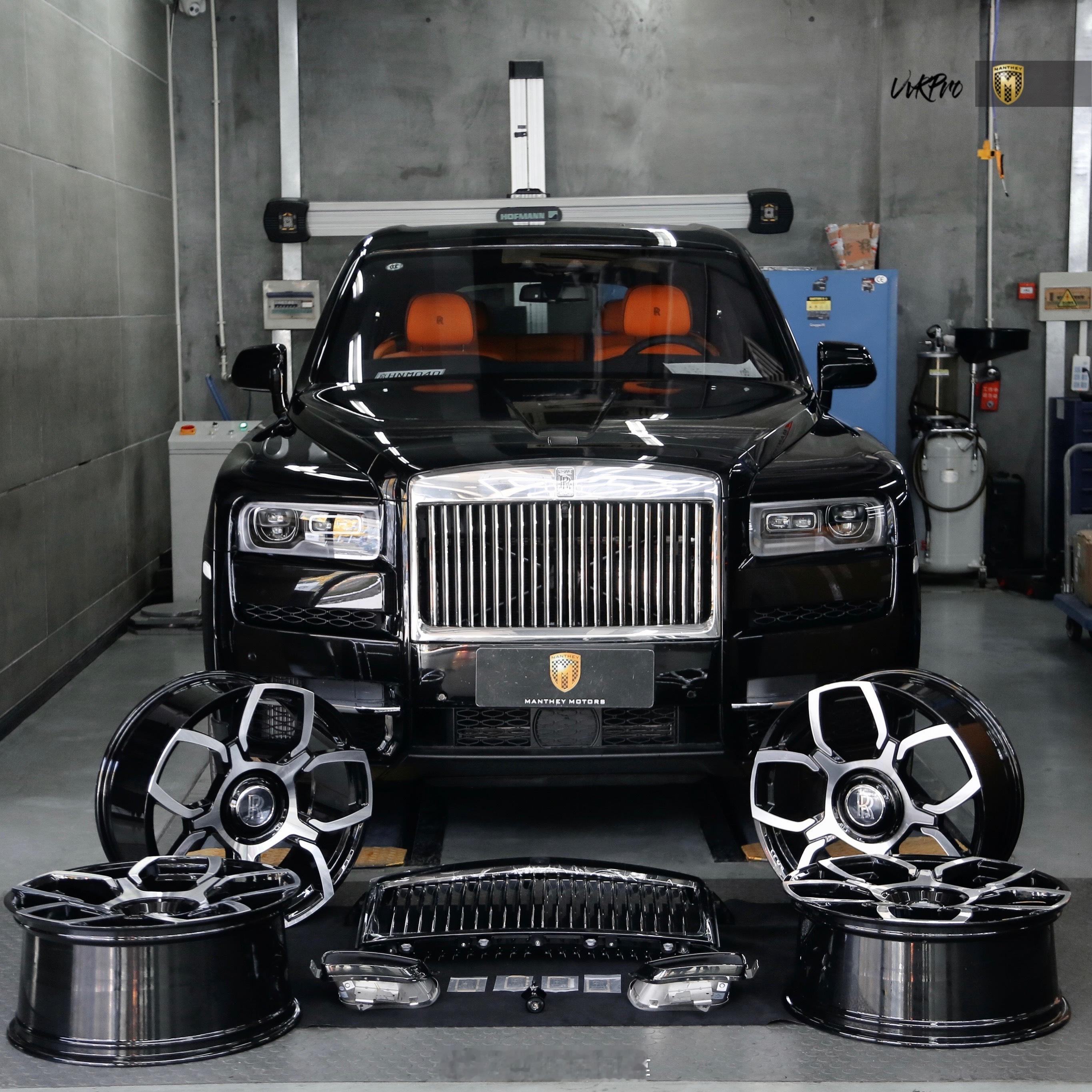 普通库里南升级BB版外观+碳纤维内饰+碳纤维门槛+揽景座椅，效果很哇塞！ ​​​