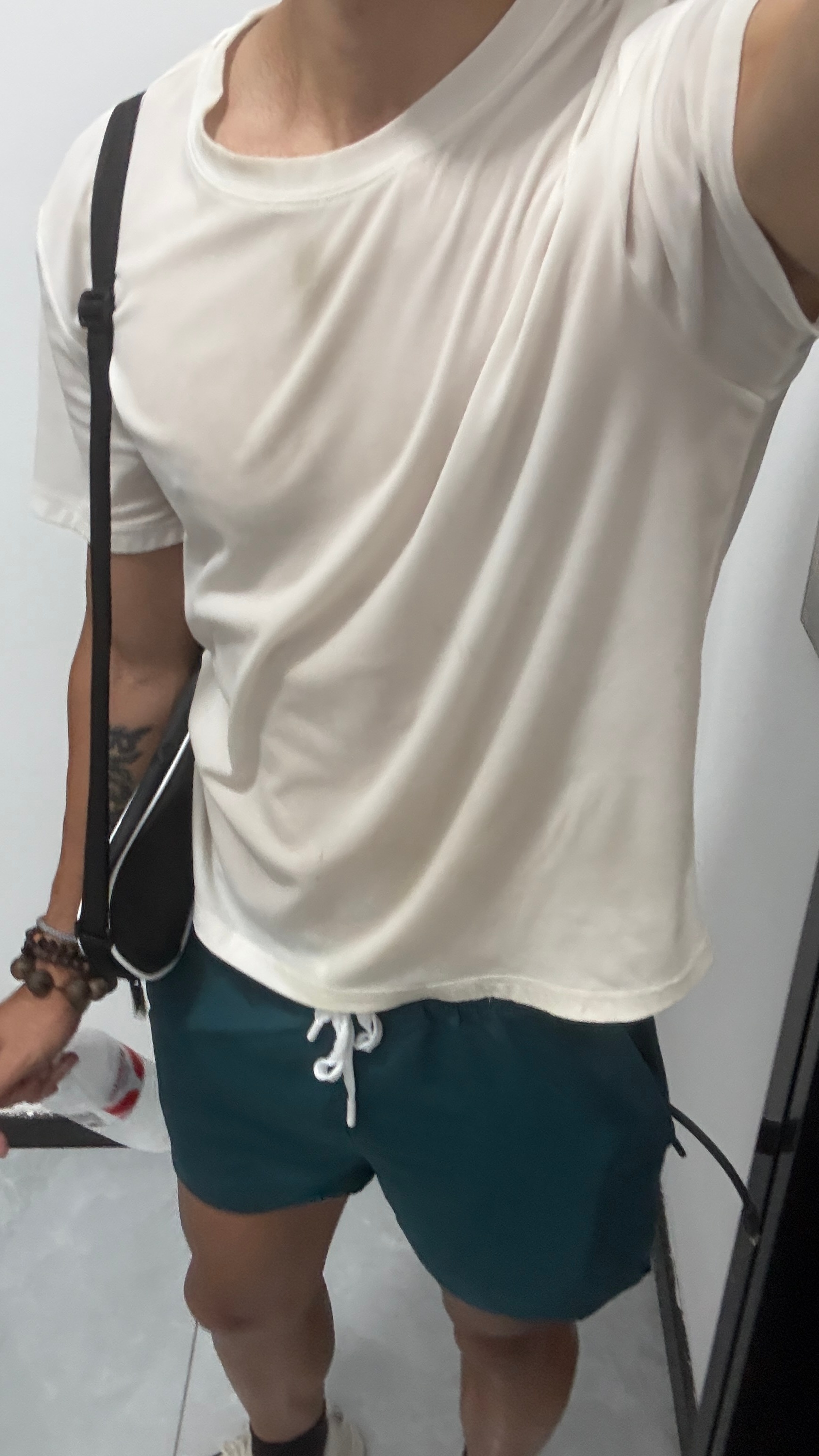 又全湿了。 