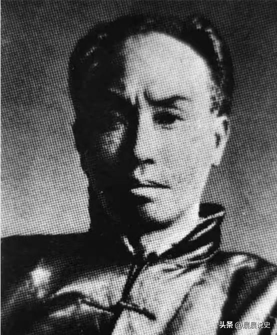 大骂送财伙计、拒接万贯家产！陈独秀的这份傲骨，百年后依旧振聋发聩
 
陈独秀的二