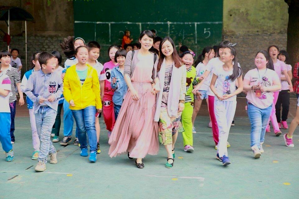 #想对老师说# 一不小心已经是第40个教师节了，从学生到现在已为人母，对于老师心