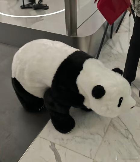 【宇树上半身人形机器人仅售2.69万】宇树高管否认熊猫机器人抄袭魔法原子4月30