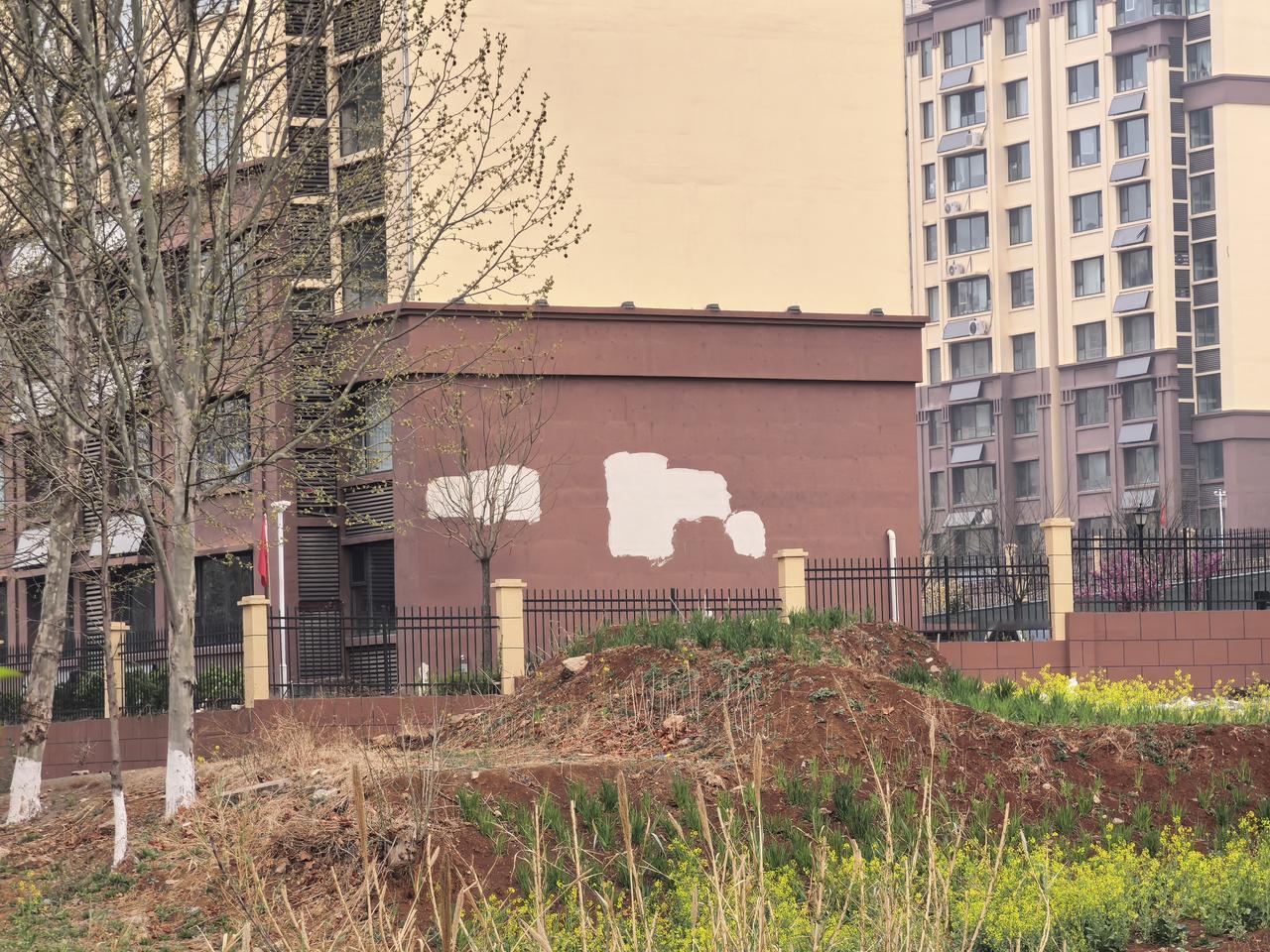 为什么费县安置房会如此便宜？相较于费县商品房新楼盘动辄8000起步的价格，安置房