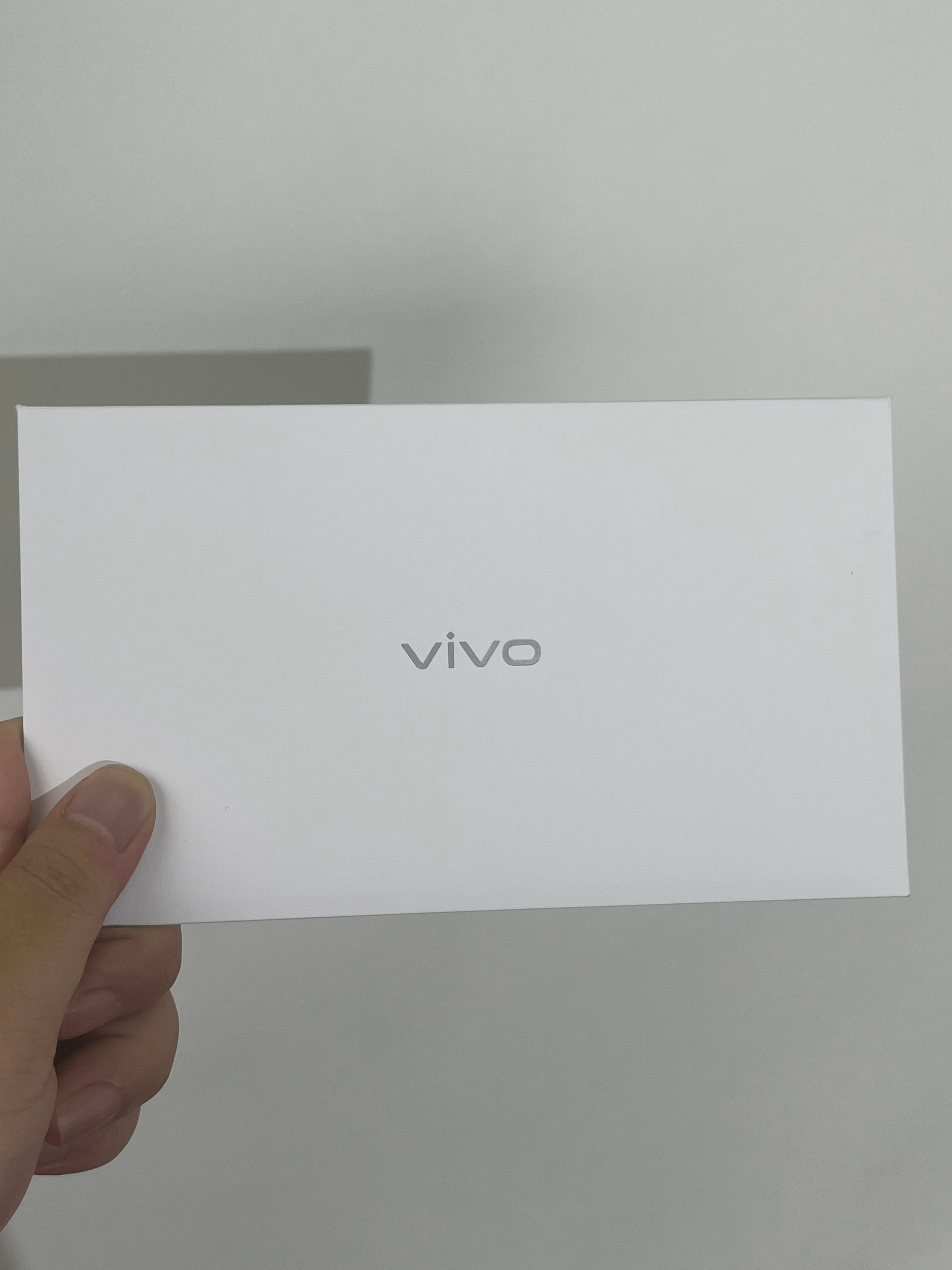 芜湖，收到 vivo X Fold 3 系列的发布会邀请函了，洁白而薄的一张卡片
