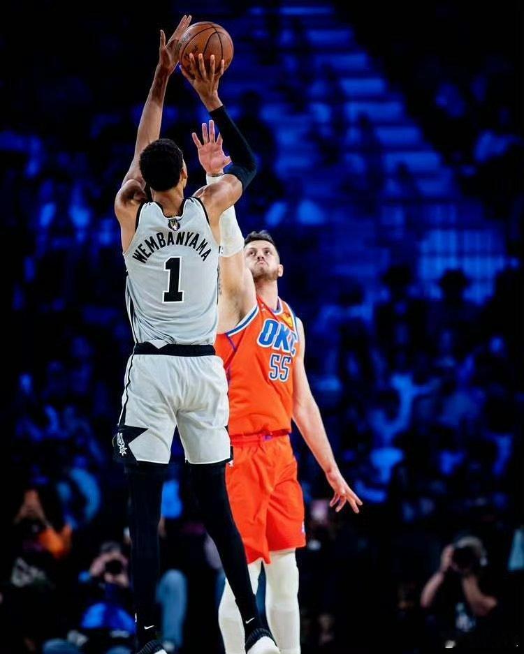 西部第二马刺居然三杀了西部第一雷霆。Unbelievable.