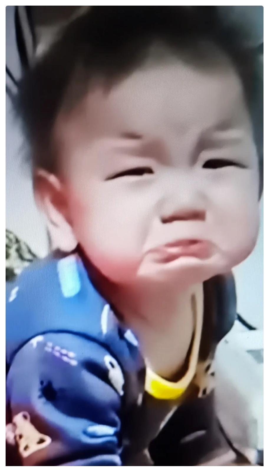 心碎一地！
离婚三个月后，趁丈夫不在家，偷偷看孩子，刚见那一刻，我红了眼眶，孩子