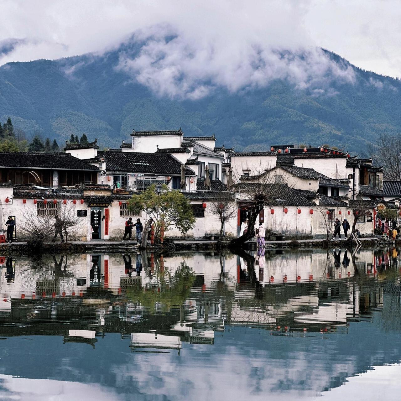 真心觉得宏村这94块钱的门票，花得太亏了！
风景确实没得说，白墙黛瓦、小桥流水，