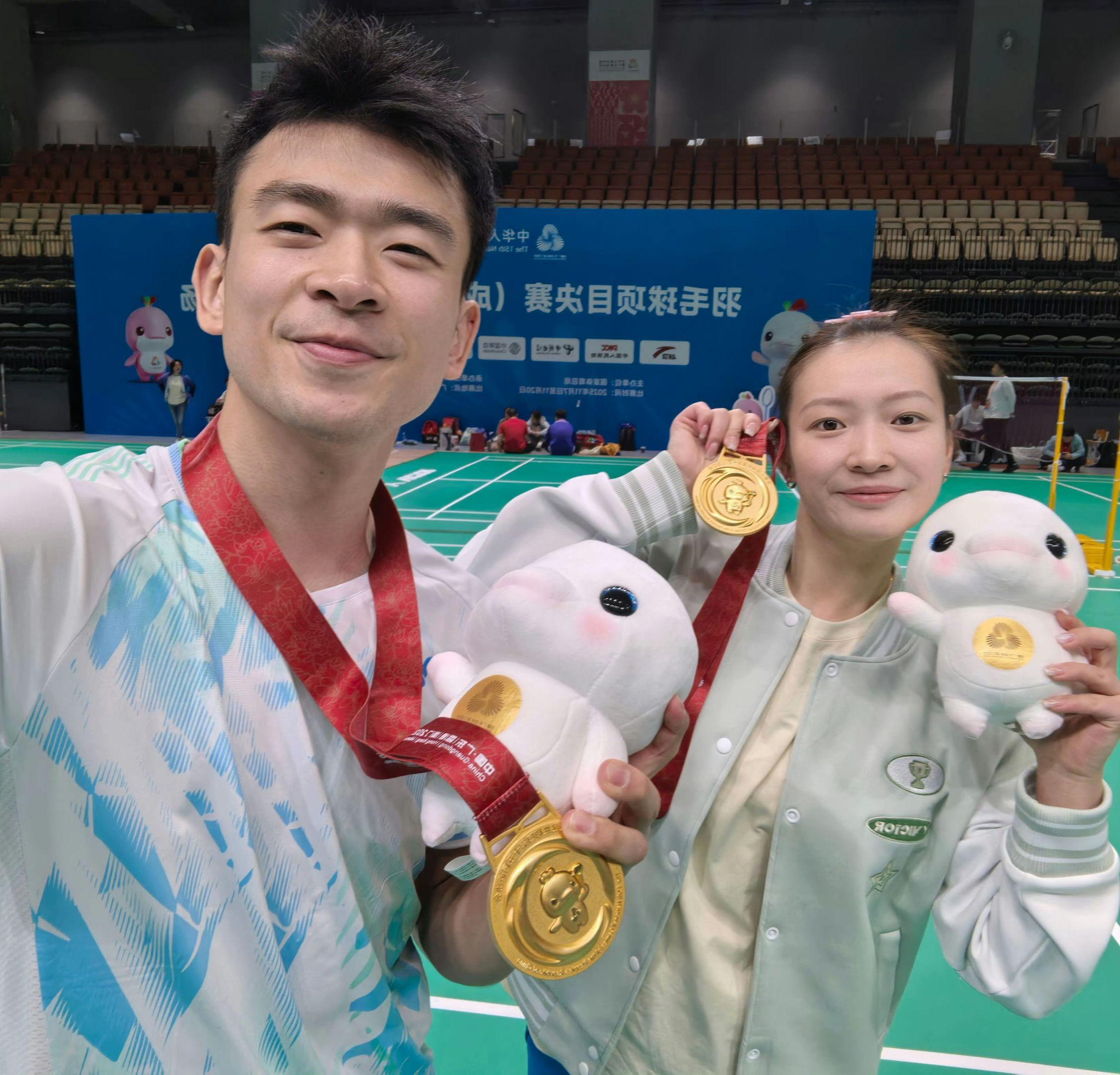 雅思组合完美谢幕！最后一舞！雅思组合2-0赢得全运会羽毛球混双金牌！