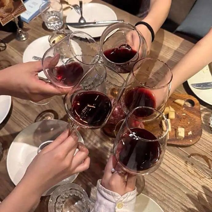 失去你的时候好像楼梯踩空 拥有你时又总是心如刀绞 ​​​