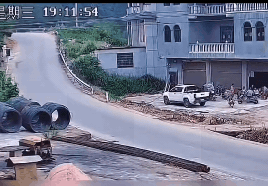 本以为是青铜，没想到是王者！这波操作你给几分？