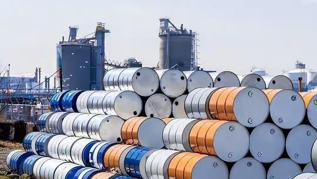 日本梭哈了，中国跟不跟？日本一次性砸8000万桶石油救市，为啥中国不跟着放储备、