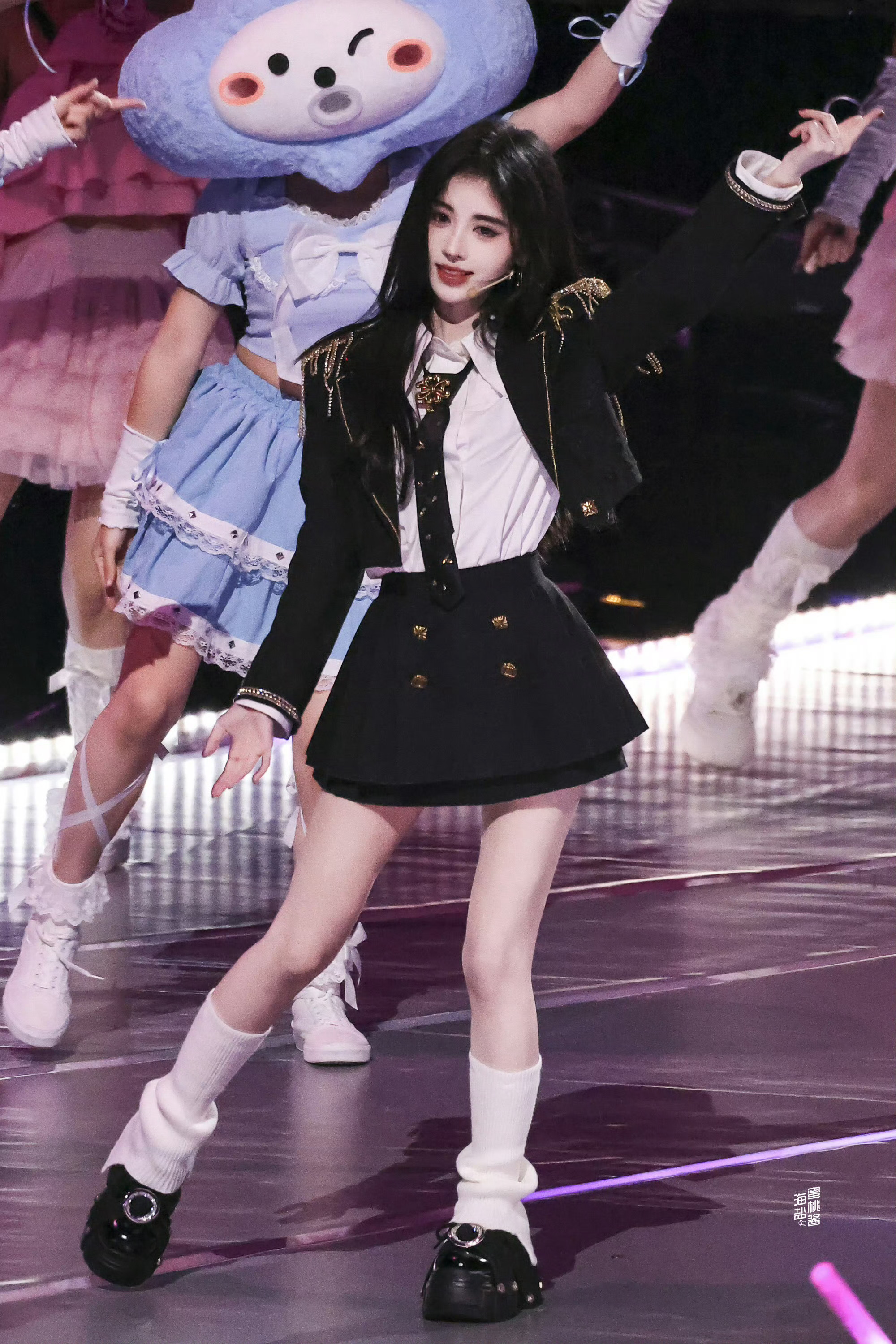 jjy鞠婧祎jjy鞠婧祎阿黛“我的脑袋为你变成小小星球.🪐𝓜𝔂 𝓱𝓮?