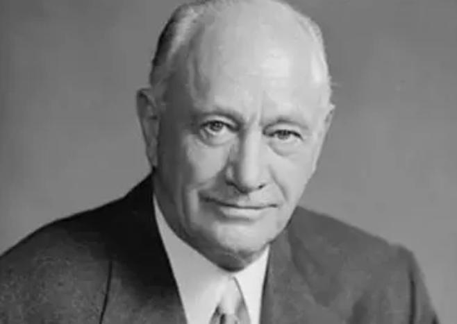 1923年，犹太人希尔顿想建一座旅店，可买地皮需30万，建旅店需100万，而他只