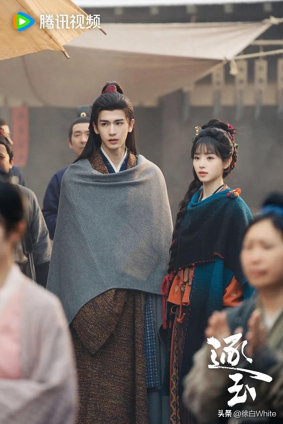 3月21日，张凌赫田曦薇《逐玉》全集泄漏上热搜，播到30集，泄漏出了40集！
有