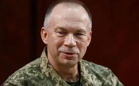 乌军总司令西尔斯基曾公开表态：“乌军已做好失去美国援助的准备，如果外交失败，乌军