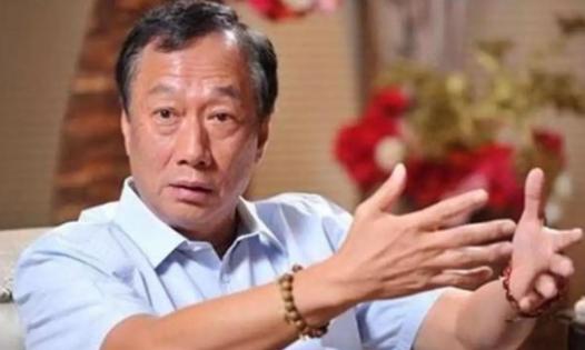 富士康崩得太突然！郭台铭绝对没料到，以前大陆工厂灯火通明的代工巨头，如今像破气球