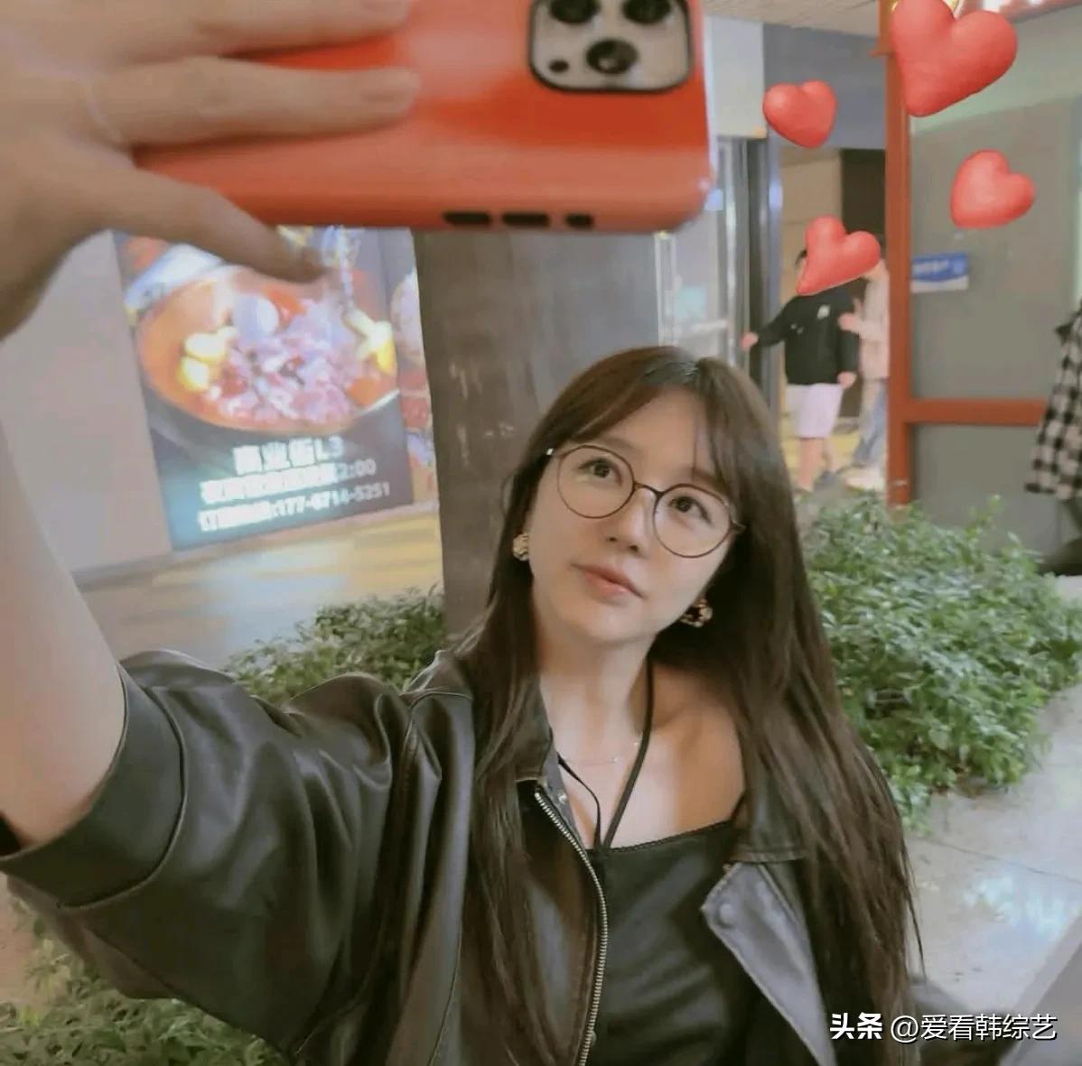 上月20日，演员尹恩惠在自己的Instagram上上传了多张照片。公开的照片中，