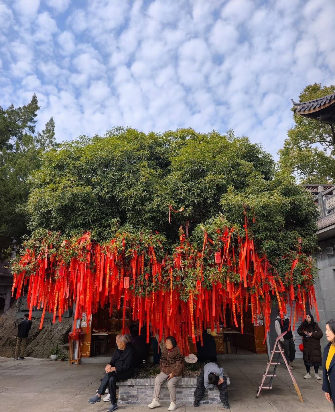 女娲娘娘初七捏人，所以这天叫人日。说白了，全世界一起过生日，就问你这排面大不大？