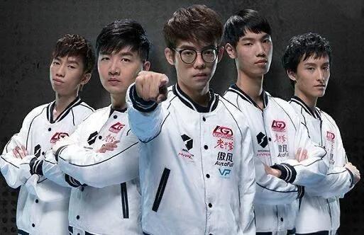 DOTA2: 超哥maybe谈LGD比赛找大师

在TI7的时候，LGD找大师看