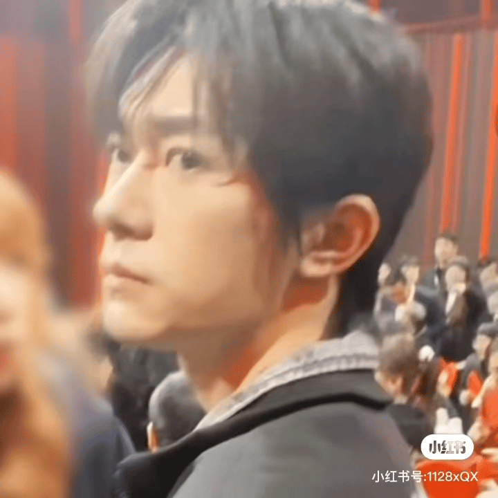 你怎么知道易烊千玺又发小网站了🥰我家孩子画画玩泥巴再分享给粉丝秘密基地很萌呀易