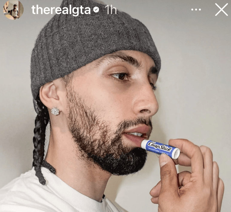 上下嘴唇一碰差点把自己毒死真是有点意外的商务阿尔瓦拉多为唇膏品牌拍摄宣传照
