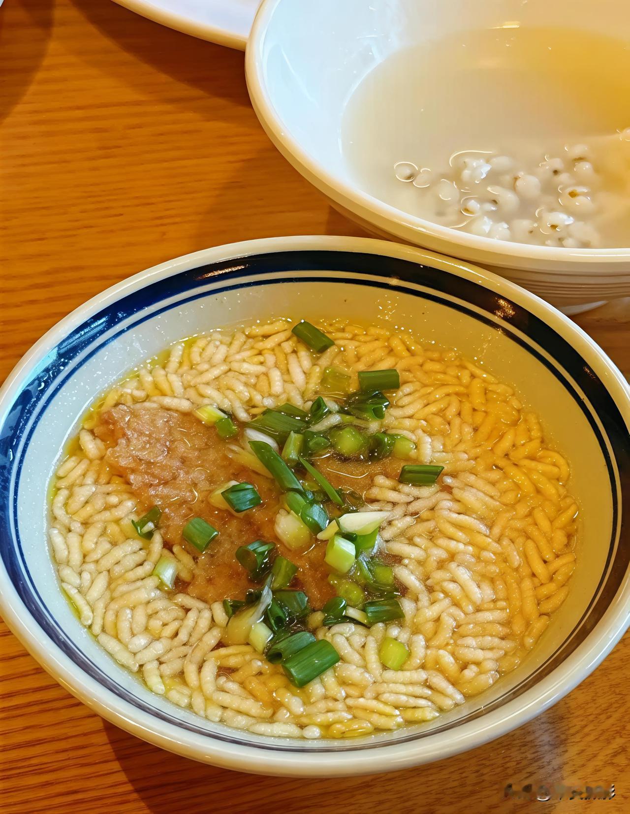 谁知道碗里是啥？[笑哭][尬笑][星星眼]