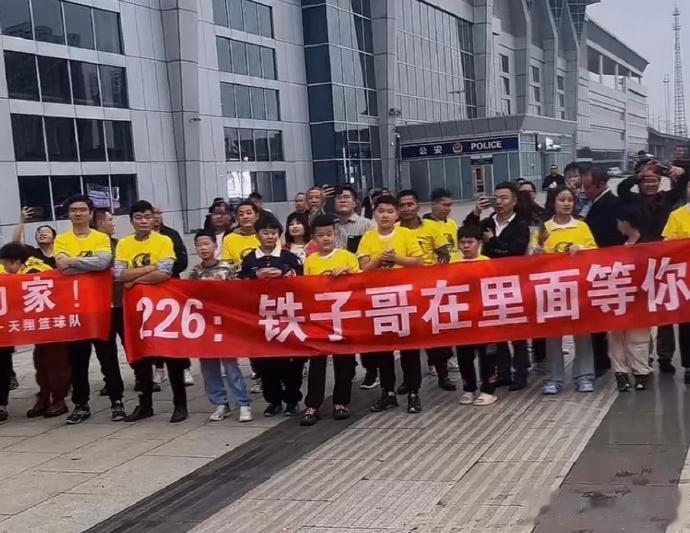 如果连姚明这样的人都要被诅咒，那中国篮球真的没救了。

放眼整个篮坛，在中国篮球