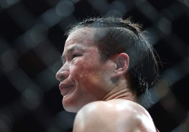 当我们将“不敢冒进”美化为“战术智慧”，是否在悄悄贬低格斗运动最原始的勇气？  