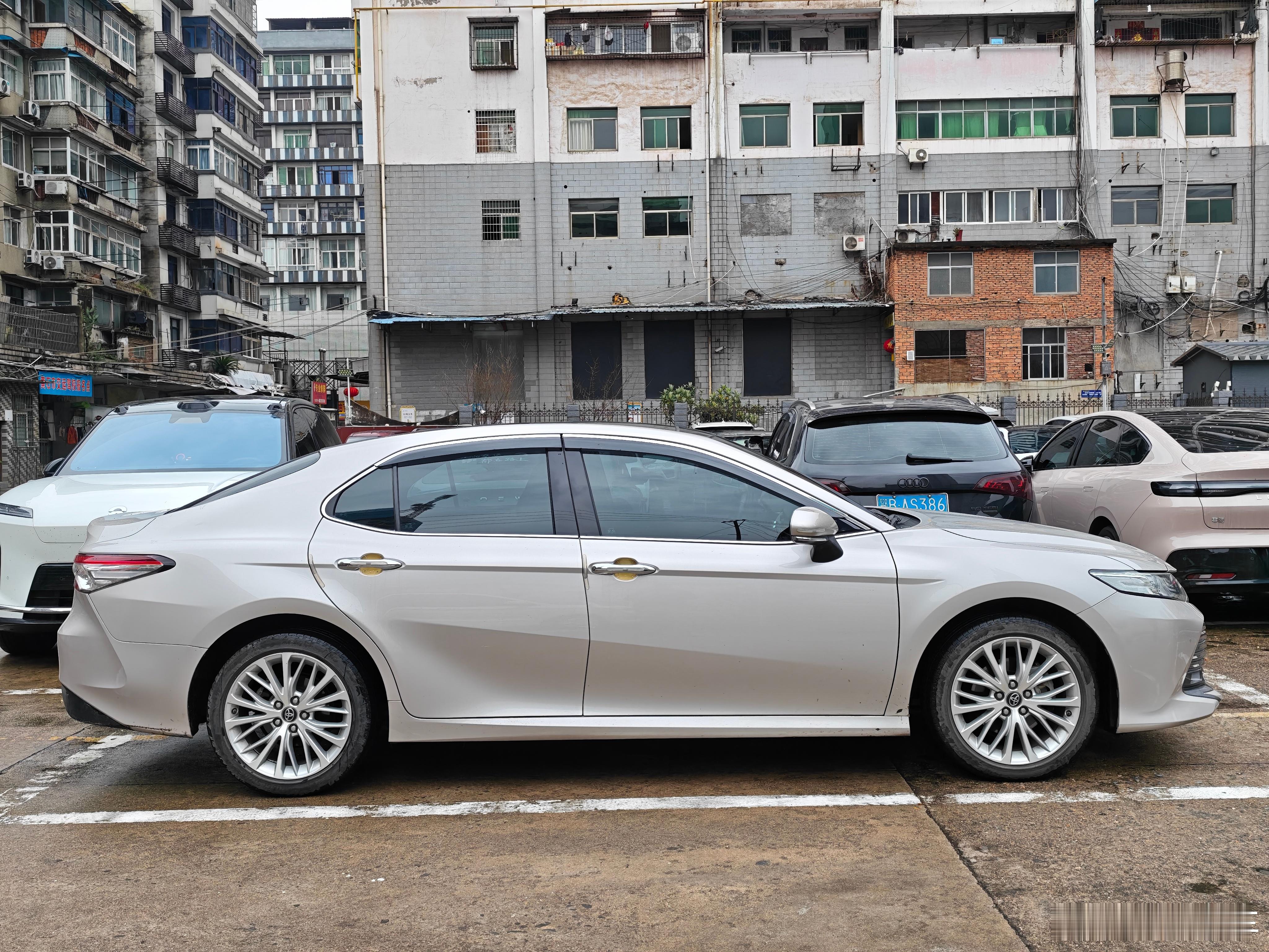 拿下8年老粉的凯美瑞 20年上牌 2.5豪华版 这个是真极品 5.1万公里 全程