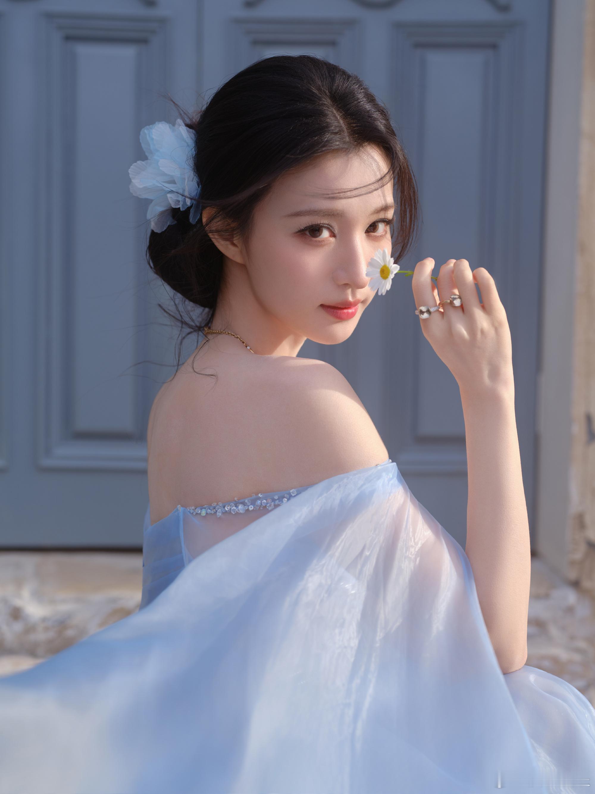 王楚然方发文辟谣入驻爱奇艺AI艺人库，表示“未签过任何AI相关授权。 ” 