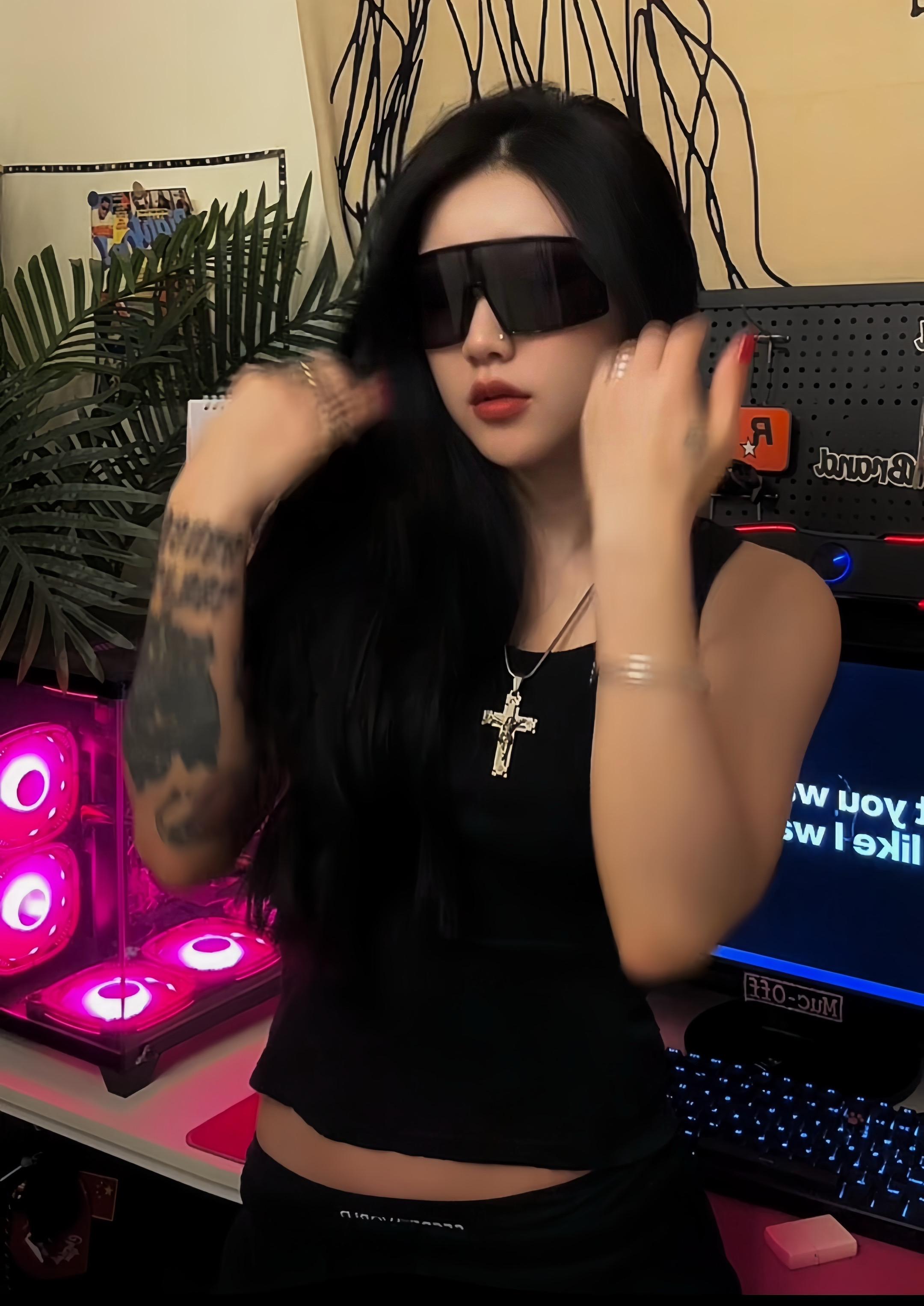 ❤️‍🔥💻🎧🪴✝️