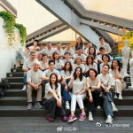 赵薇参加北电表演系96班聚会2026 年 4 月 30 日，陈坤在社交平台晒出一