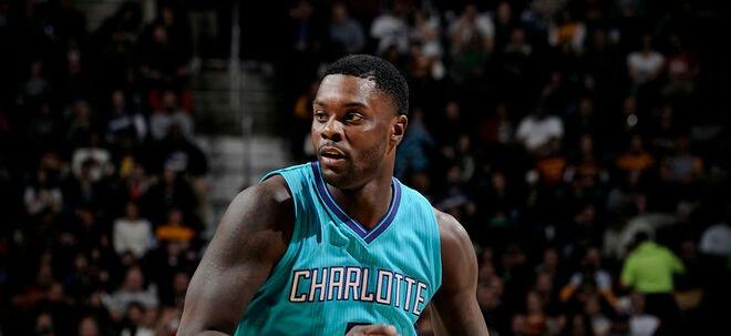 前NBA球员兰斯-史蒂芬森在接受采访时回顾了自己逐渐淡出联盟的历程，并坦承当年与
