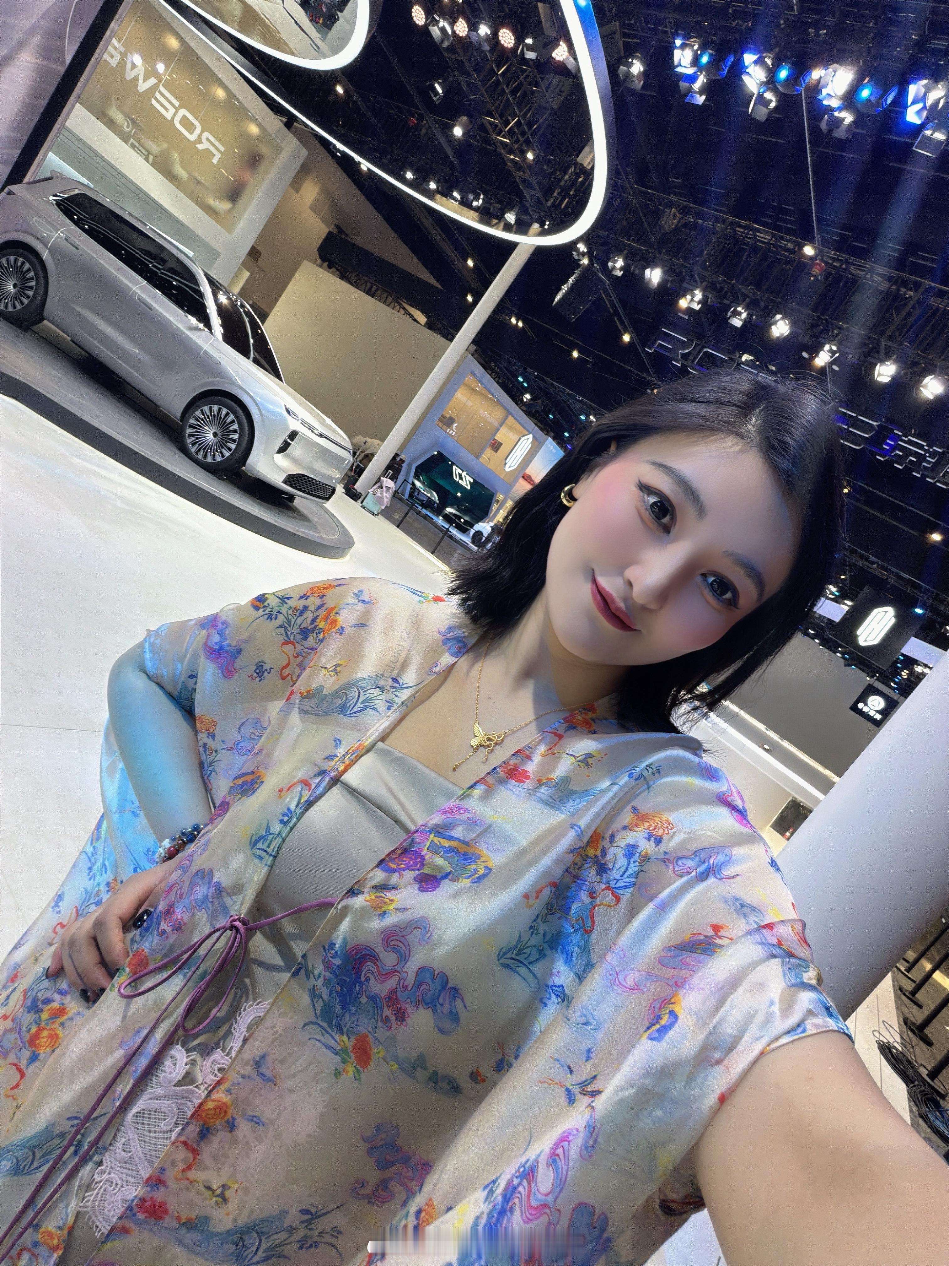 总有人说我本人比照片好看 我照片还美颜来着咋回事 俺开始怀疑俺不会自拍了2026