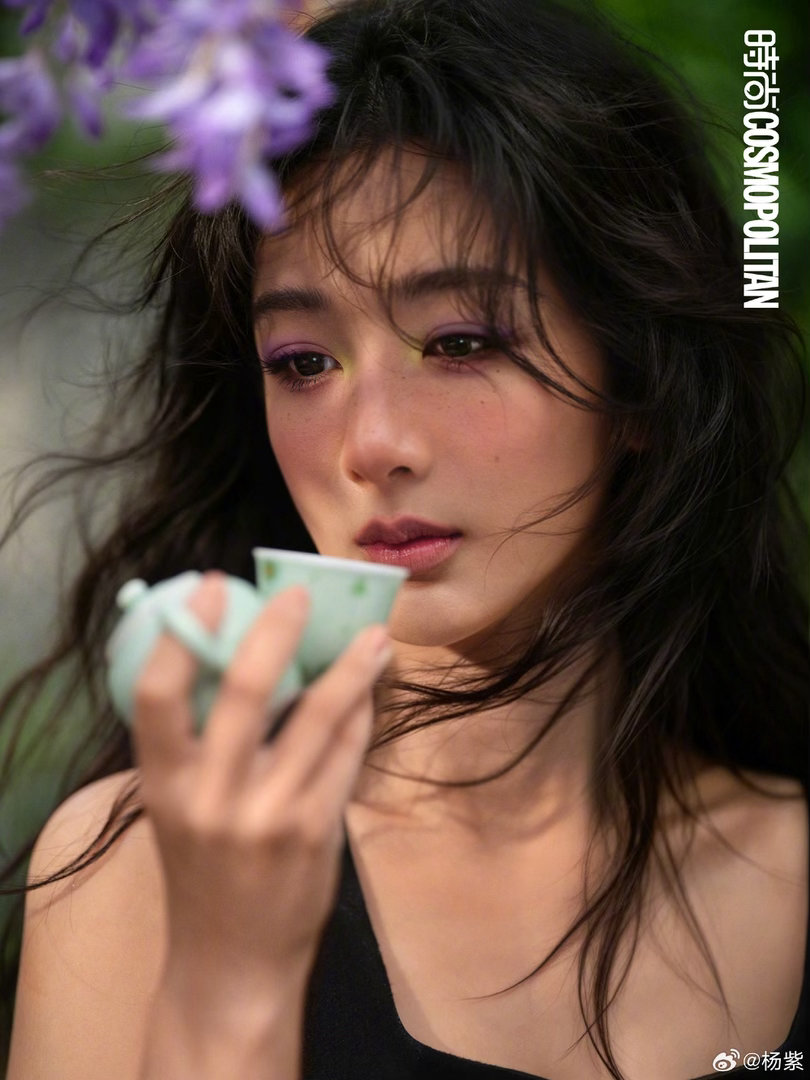 杨紫[超话]杨紫玉兰花开君再来 杨紫杨紫董竹君 昨天晚上我又梦见了漂亮美丽的你 