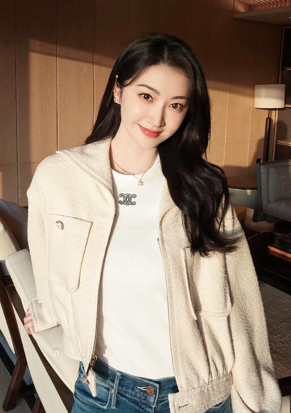 今日份@景甜 [比心]