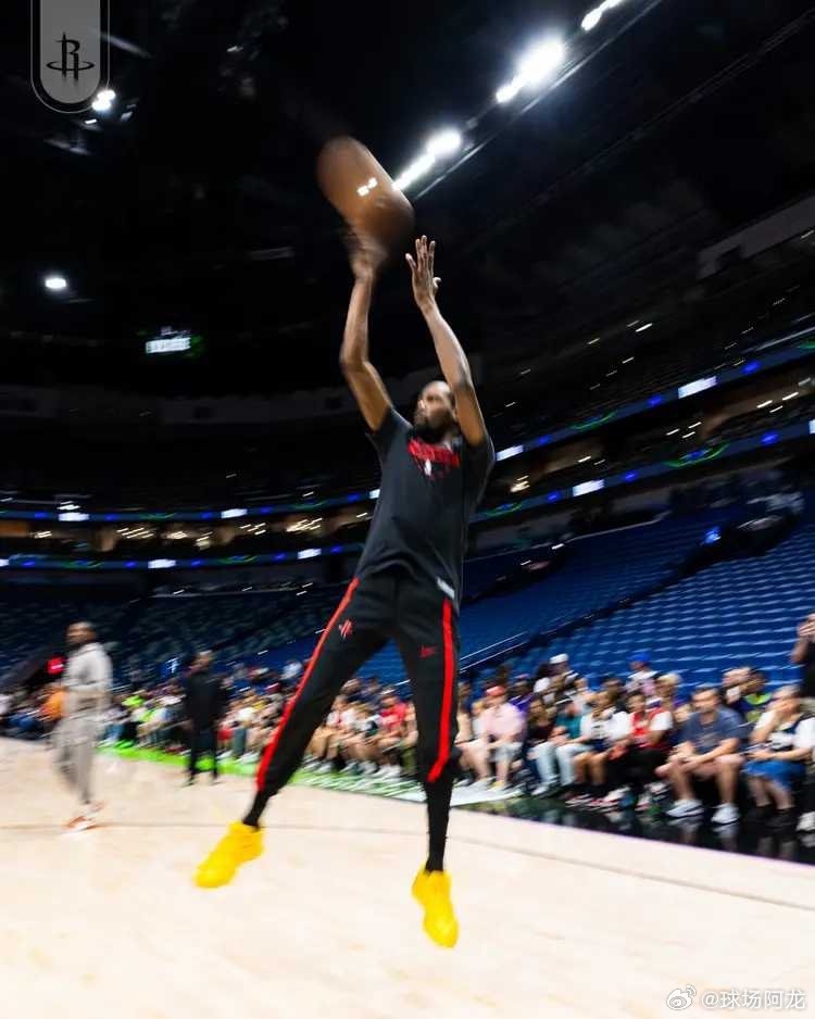 北京时间3月30日，NBA常规赛继续进行，休斯敦火箭队（45胜29负）继续连胜。