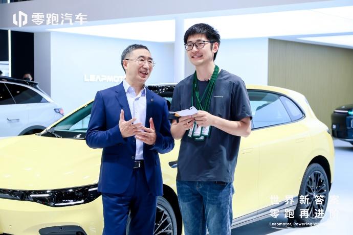 潘天鸿 Tim 出任零跑 Lafa5 Ultra 一日主理人，这事看着新鲜，实则