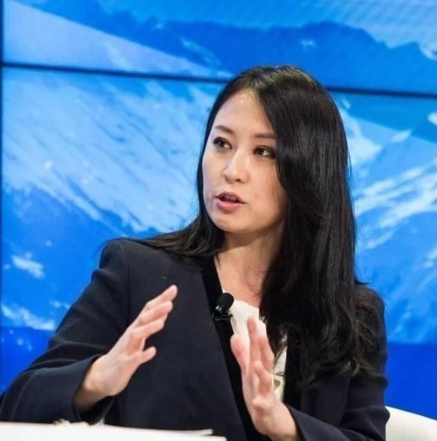 金刻羽在天津论坛上喊话：中国想成发达国家，得先学日韩做消费大国。可咱14亿人，能