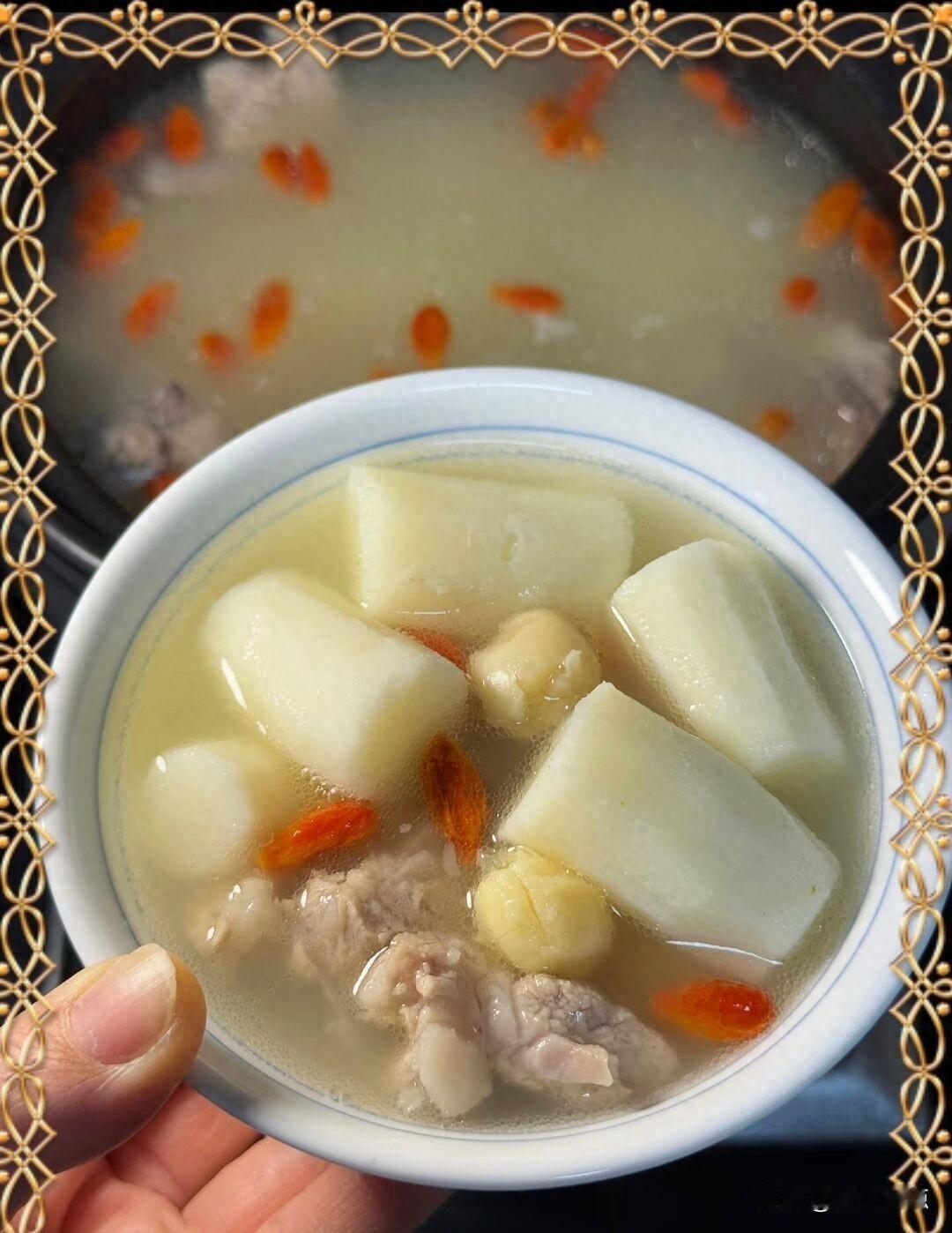 立夏后总犯困没胃口，老喝冰水胃胀还长痘，李阿姨端出三碗汤就变了。
立夏一过，空调