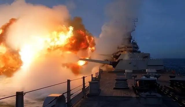 委内瑞拉港口爆炸，美军突袭未宣战，9架飞机被击落背后真相
最近委内瑞拉出大事了。