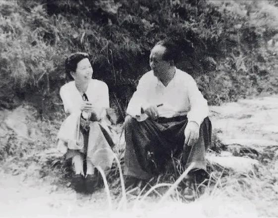 曾经，短暂的栖息，瞬间的温馨，如世外桃源。但是，伟人可不在意这些个人的幸福，心中