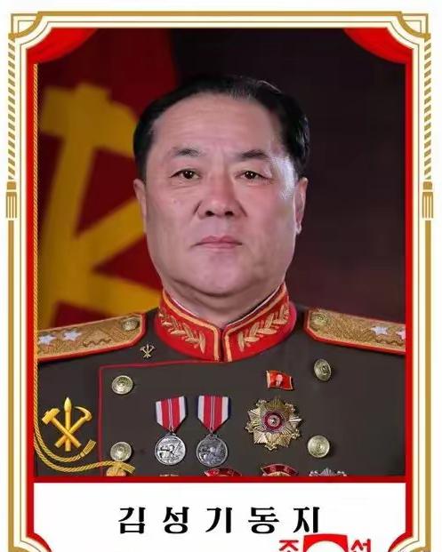 很多人只看到宣判一名军队高官，却忽略这次会议藏着更深的治理思路，不公布最终判罚结